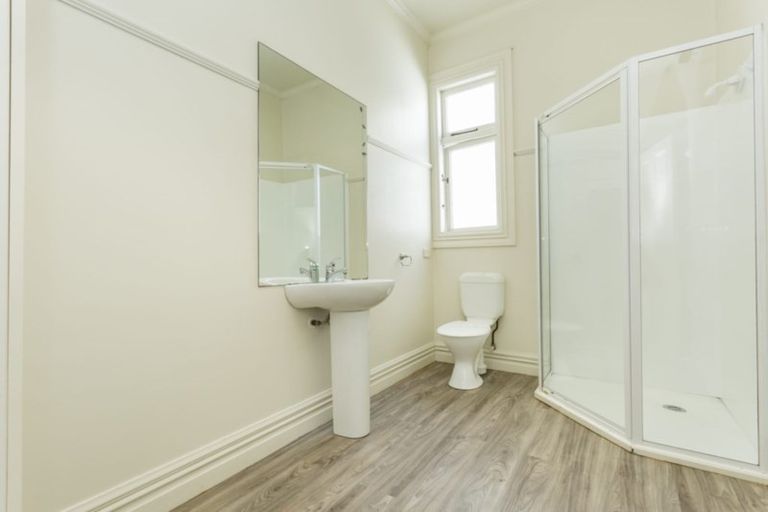 Photo of property in 39 Easther Crescent, Kew, Dunedin, 9012