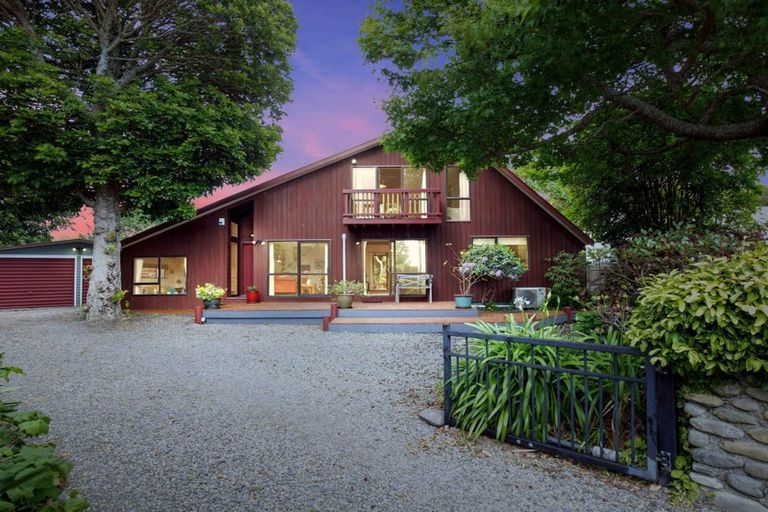 Photo of property in 17 Sunny Glen, Waikanae, 5036