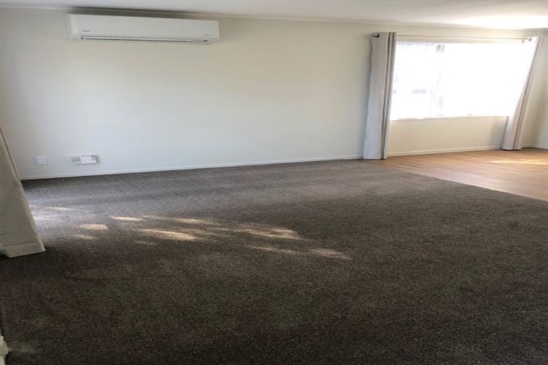 Photo of property in 2/10 Taitimu Drive, Weymouth, Auckland, 2103