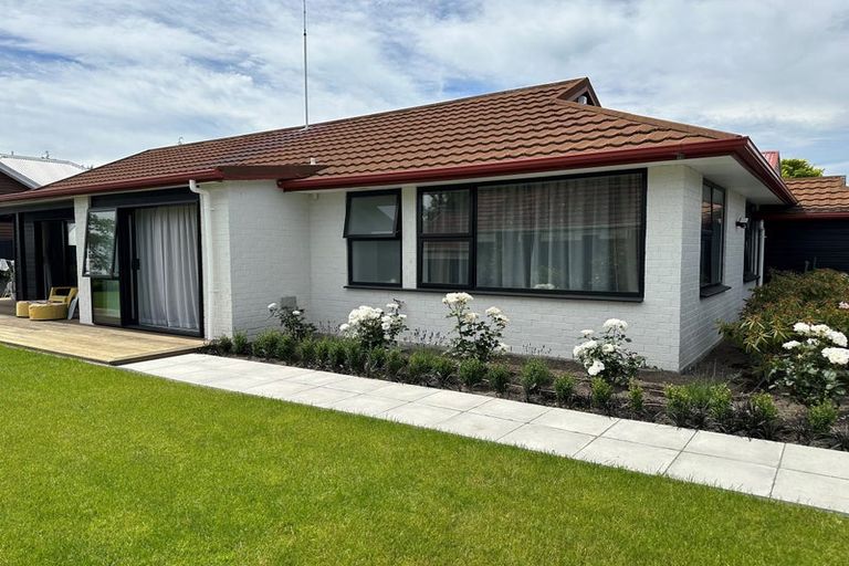 Photo of property in 68a Windermere Road, Papanui, Christchurch, 8053
