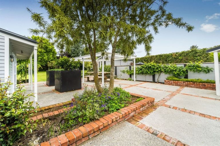 Photo of property in 1041 Bealey Road, Charing Cross, Christchurch, 7671