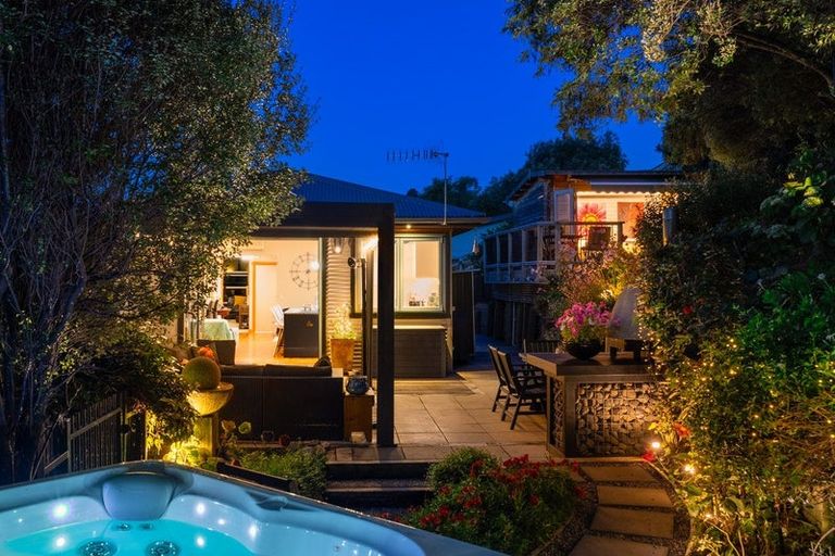 Photo of property in 32 Lorna Irene Drive, Raumati South, Paraparaumu, 5032