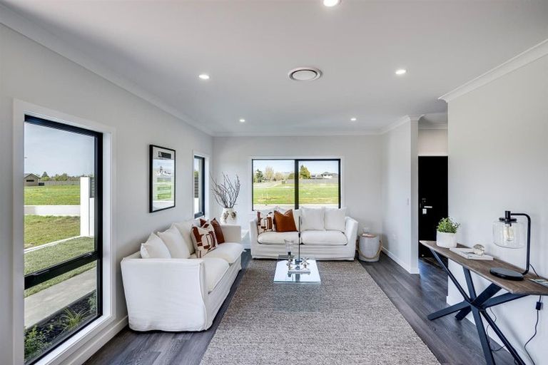 Photo of property in 15 Arihi Crescent, Frimley, Hastings, 4120