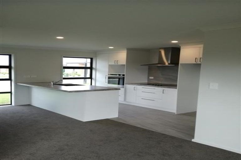 Photo of property in 32 Regis Park Drive, Pukekohe, 2120