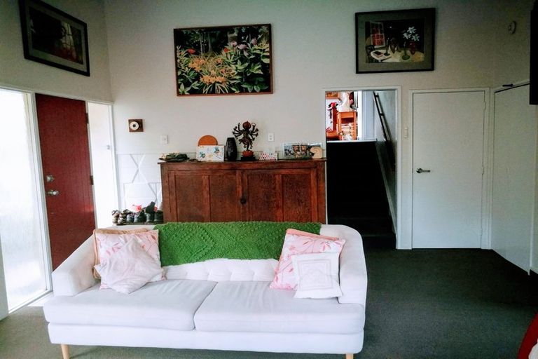 Photo of property in 1 Lovat Street, Havelock North, 4130