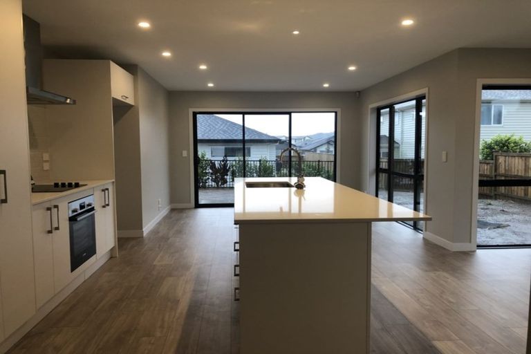 Photo of property in 35 Nobilo Road, Kumeu, 0810