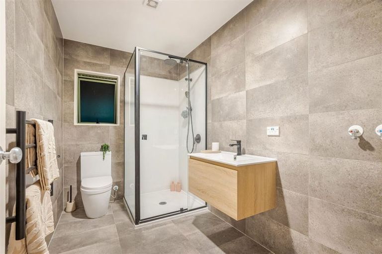 Photo of property in 153d Colwill Road, Massey, Auckland, 0614