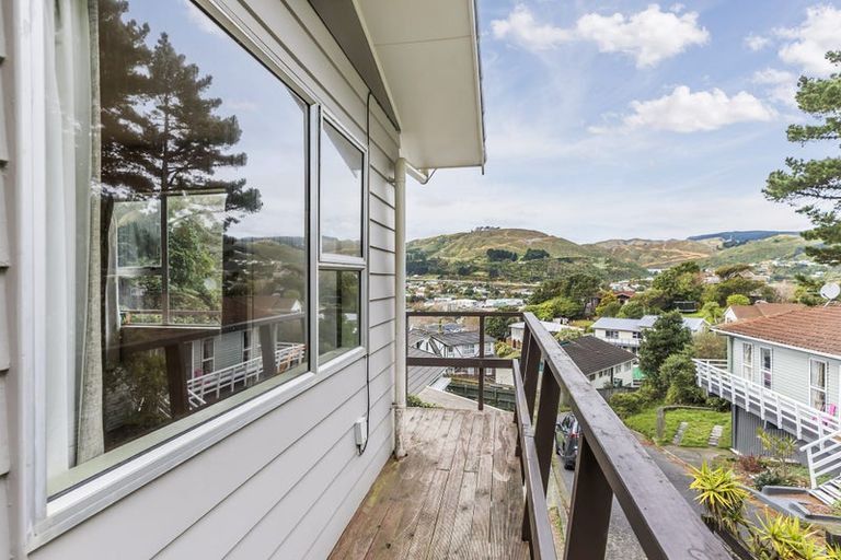 Photo of property in 22 Fyvie Avenue, Tawa, Wellington, 5028