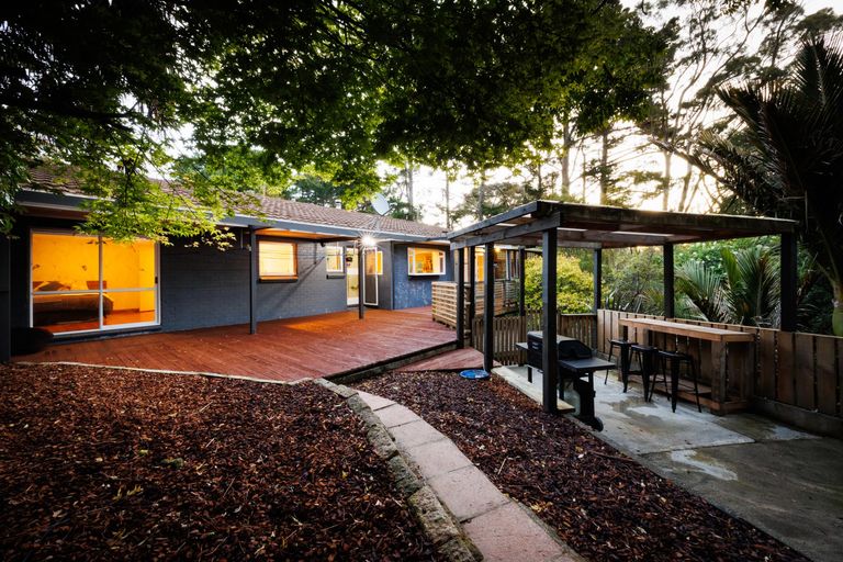 Photo of property in 140 Aokautere Drive, Fitzherbert, Palmerston North, 4410