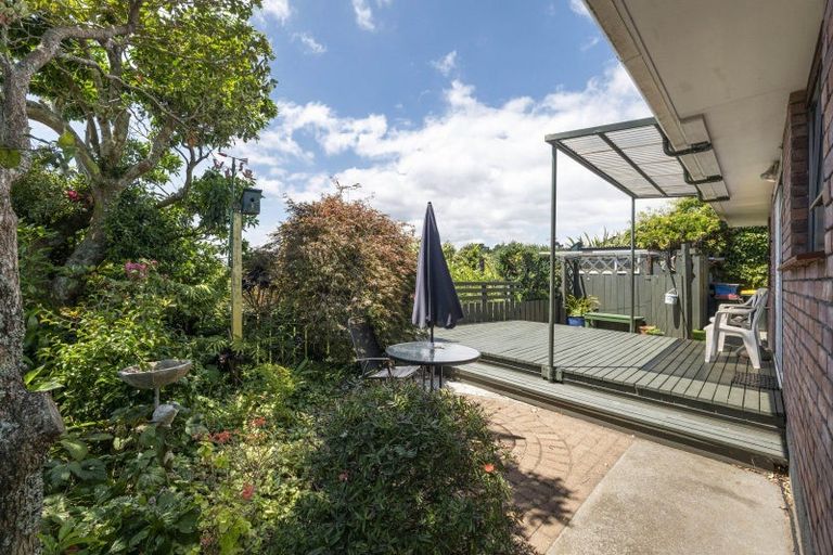 Photo of property in 8 La Salle Drive, Westown, New Plymouth, 4310