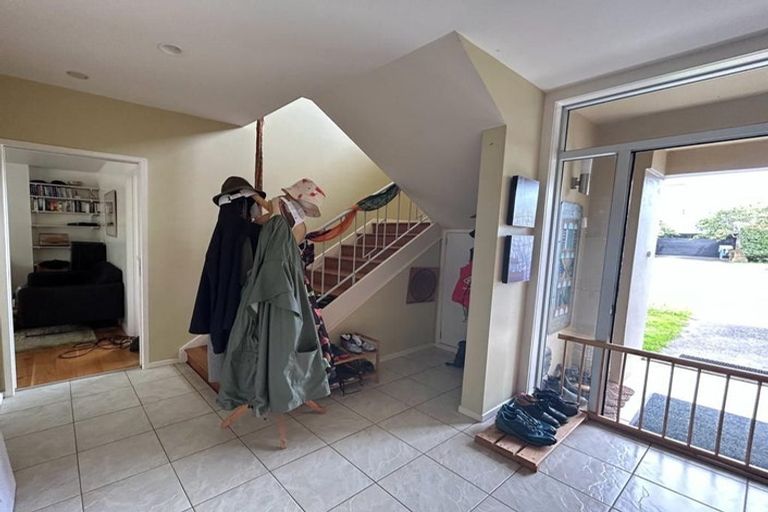 Photo of property in 3/7 Seacliffe Avenue, Belmont, Auckland, 0622