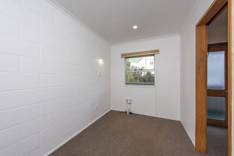 Photo of property in Melksham Towers, 403/131 Brougham Street, Mount Victoria, Wellington, 6011