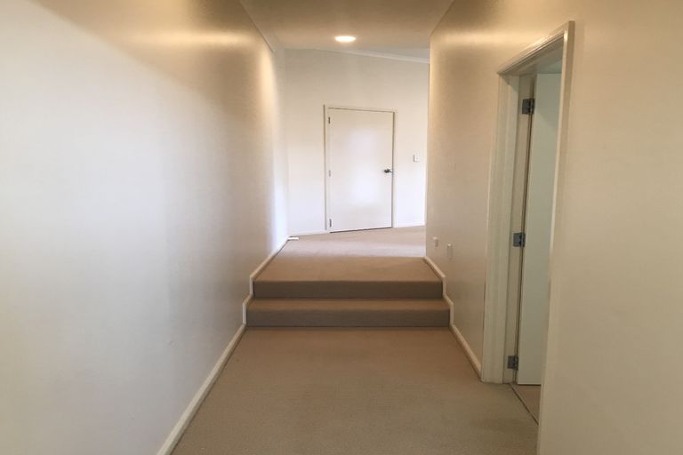 Photo of property in 8 Trimaran Drive, Gulf Harbour, Whangaparaoa, 0930