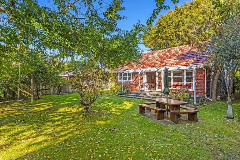 Photo of property in 13 Kauri Road, Waikanae, 5036