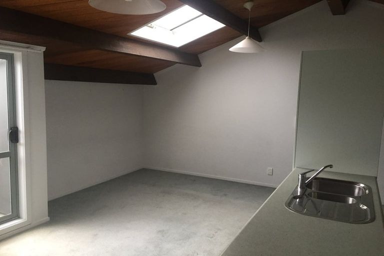 Photo of property in Metro Apartments, 16/220 Thorndon Quay, Pipitea, Wellington, 6011