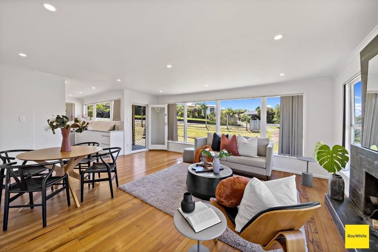 Photo of property in 2 Glengarry Road, Glen Eden, Auckland, 0602