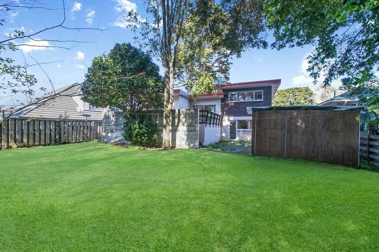 Photo of property in 52 Lawrence Crescent, Hillpark, Auckland, 2102