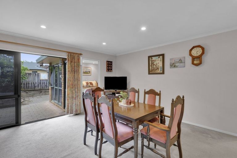 Photo of property in 14 Sandalwood Drive, Dinsdale, Hamilton, 3204