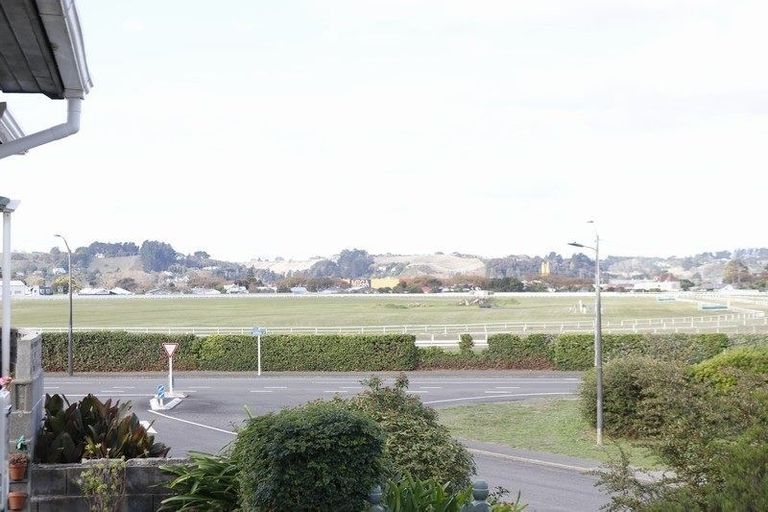 Photo of property in 4 Smithfield Road, College Estate, Whanganui, 4500