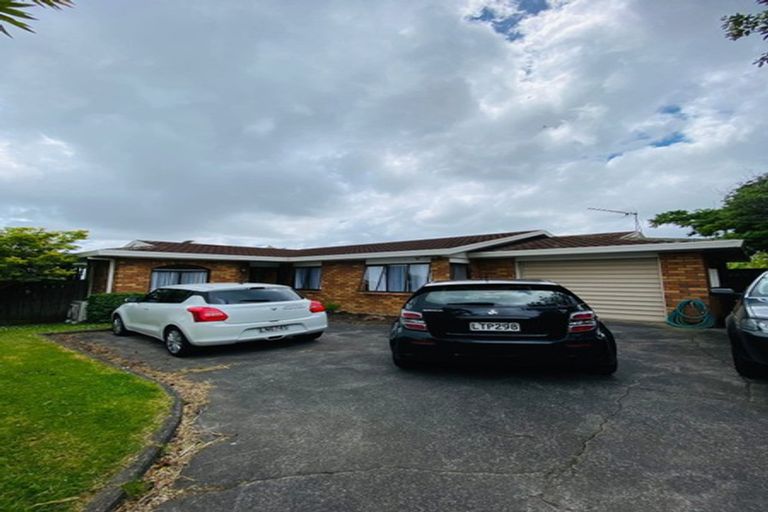 Photo of property in 2/10 Wilisa Rise, Goodwood Heights, Auckland, 2105