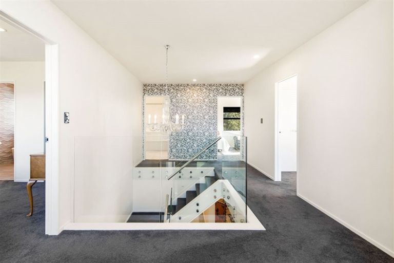 Photo of property in 20 Renoir Street, West Harbour, Auckland, 0618