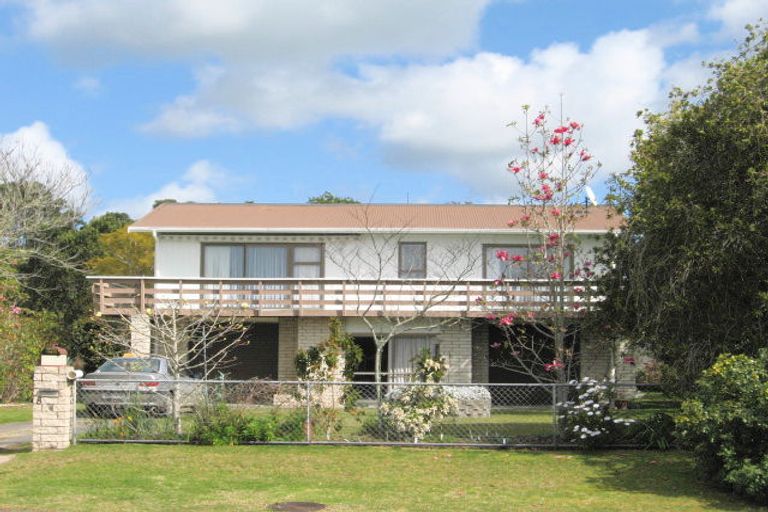 Photo of property in 8 Robinson Road, Whitianga, 3510