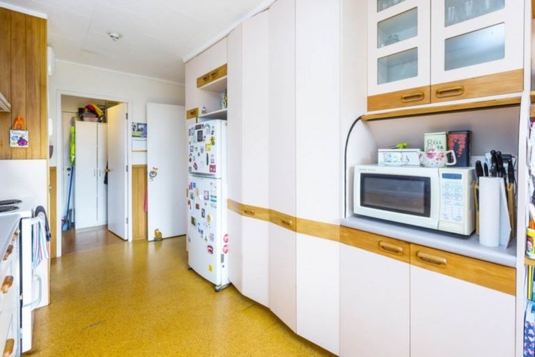 Photo of property in 11 Beryl Grove, Birchville, Upper Hutt, 5018