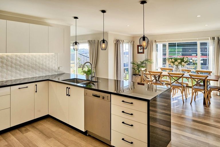 Photo of property in 28 Margaret Shields Avenue, Aotea, Porirua, 5024