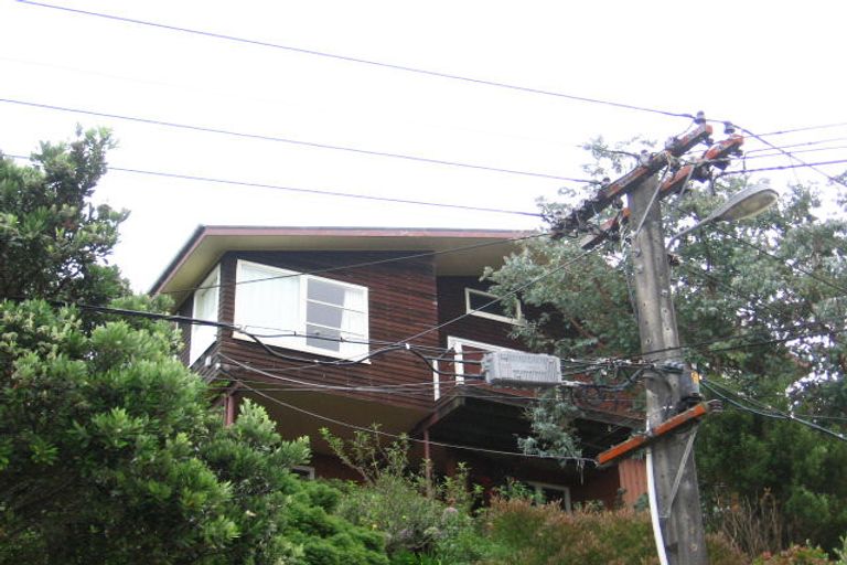 Photo of property in 33 Ranui Crescent, Khandallah, Wellington, 6035