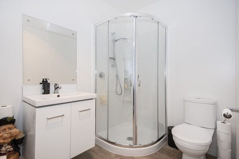 Photo of property in 22 Beach Road, Onerahi, Whangarei, 0110
