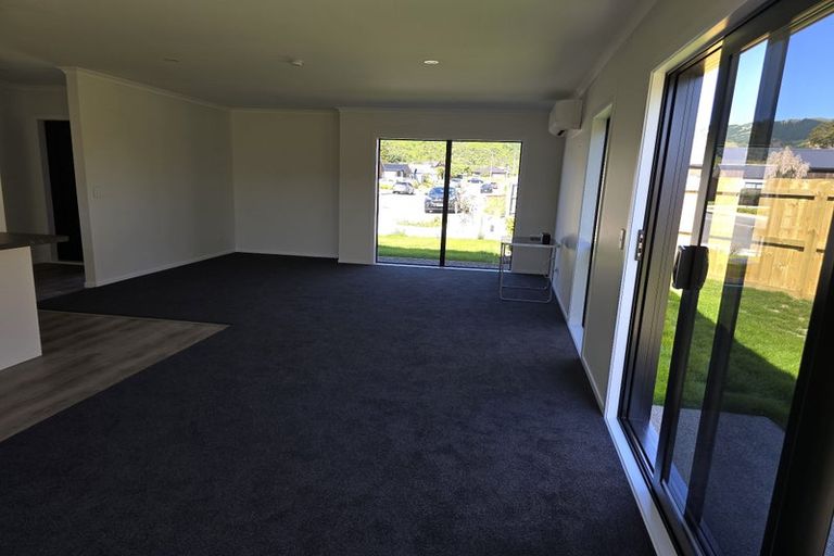 Photo of property in 19 Rotoiti Place, Paraparaumu, 5032