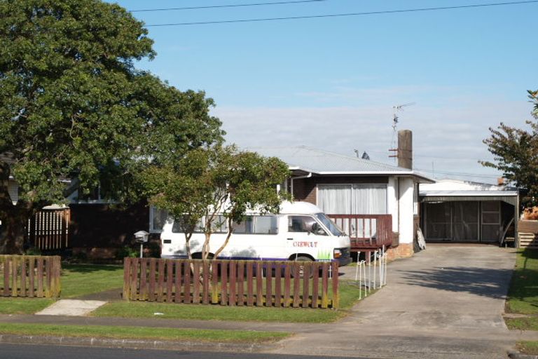 Photo of property in 235 Robertson Road, Mangere East, Auckland, 2024