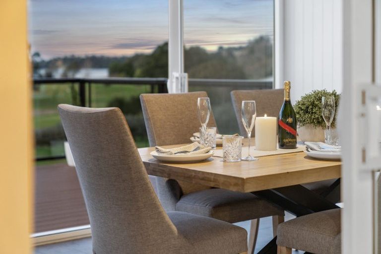 Photo of property in 61 Links View Drive, Omokoroa, 3114