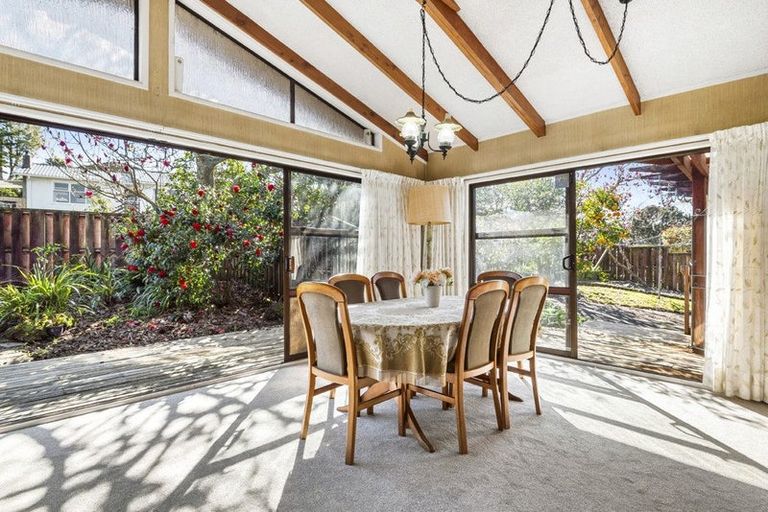 Photo of property in 55 Blakeborough Drive, Forrest Hill, Auckland, 0620