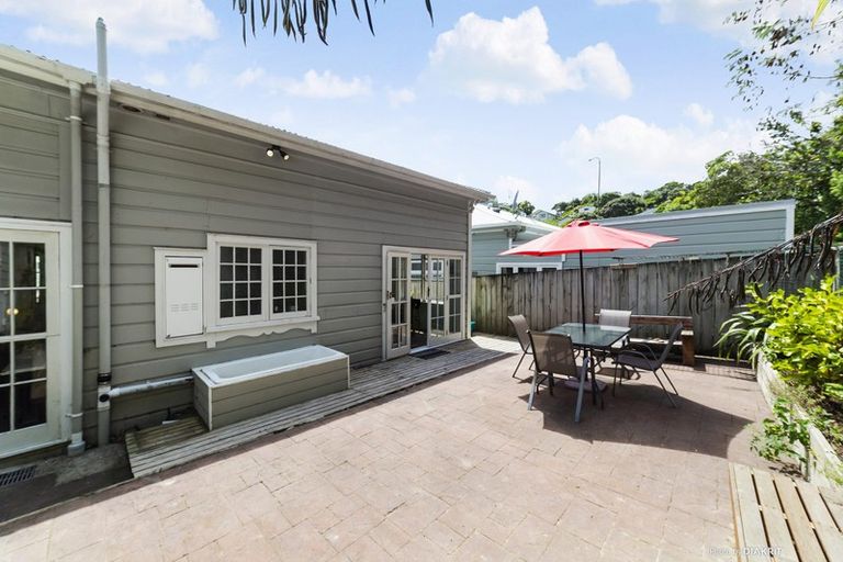 Photo of property in 4a Melrose Crescent, Melrose, Wellington, 6023