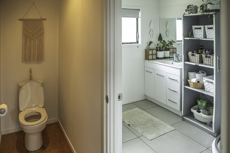 Photo of property in 37 Cable Bay Block Road, Cable Bay, 0420