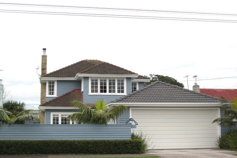 Photo of property in 47 Whiteley Street, Moturoa, New Plymouth, 4310