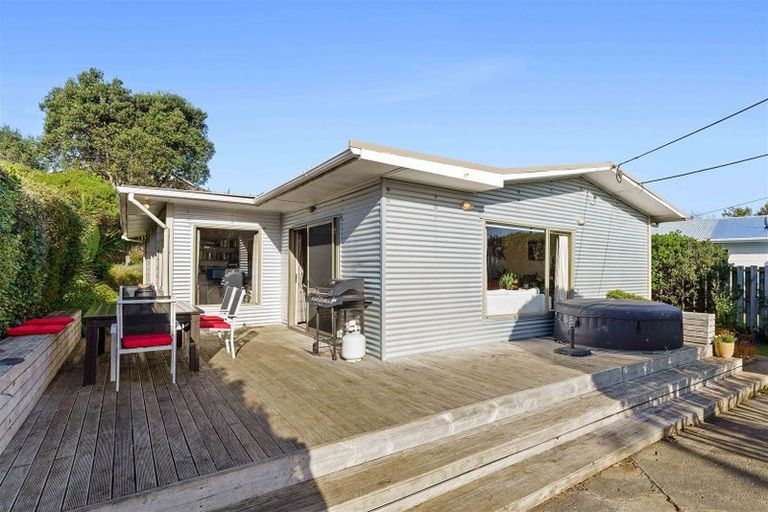 Photo of property in 108 Alexander Road, Raumati Beach, Paraparaumu, 5032