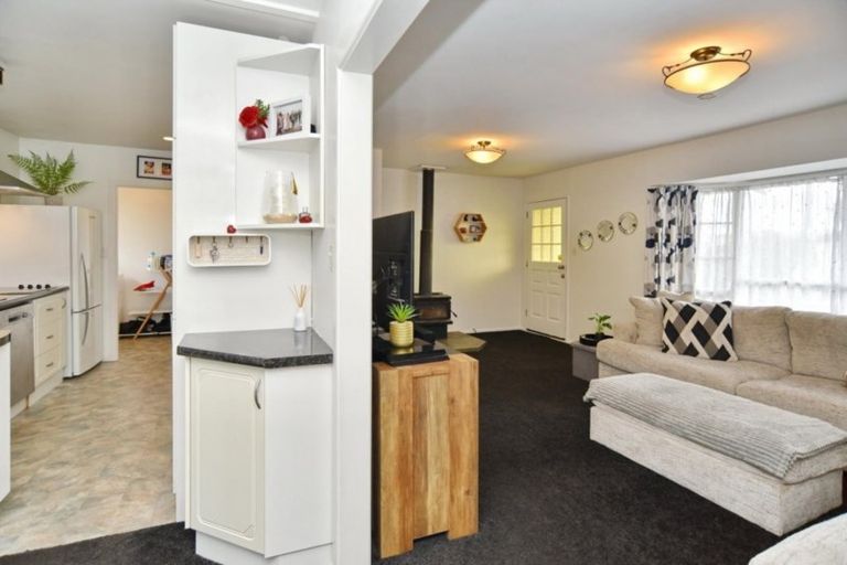 Photo of property in 3 Cowper Place, Avondale, Christchurch, 8061