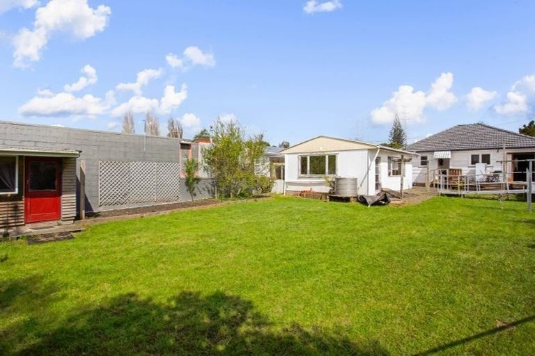Photo of property in 55 Beaubank Road, Kelston, Auckland, 0602