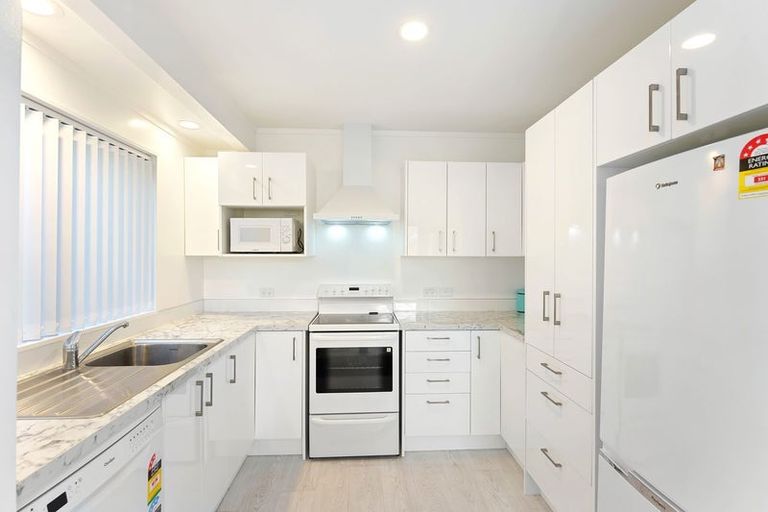 Photo of property in 23 Reeves Street, Waikanae Beach, Waikanae, 5036