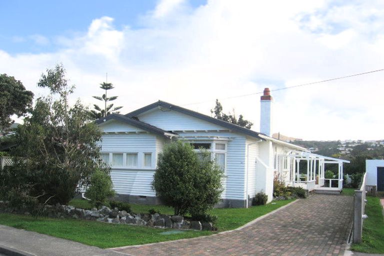 Photo of property in 14 Petherick Crescent, Johnsonville, Wellington, 6037