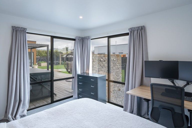 Photo of property in 12 Puketutu Grove, Motueka, 7120