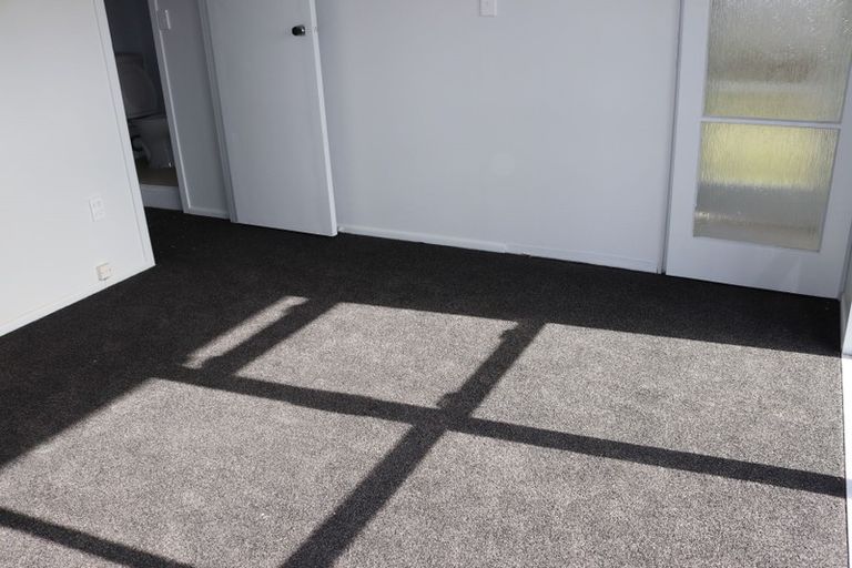 Photo of property in 579 East Coast Road, Browns Bay, Auckland, 0630