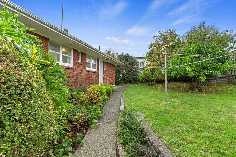 Photo of property in 22 Sutton Crescent, Hillcrest, Hamilton, 3216