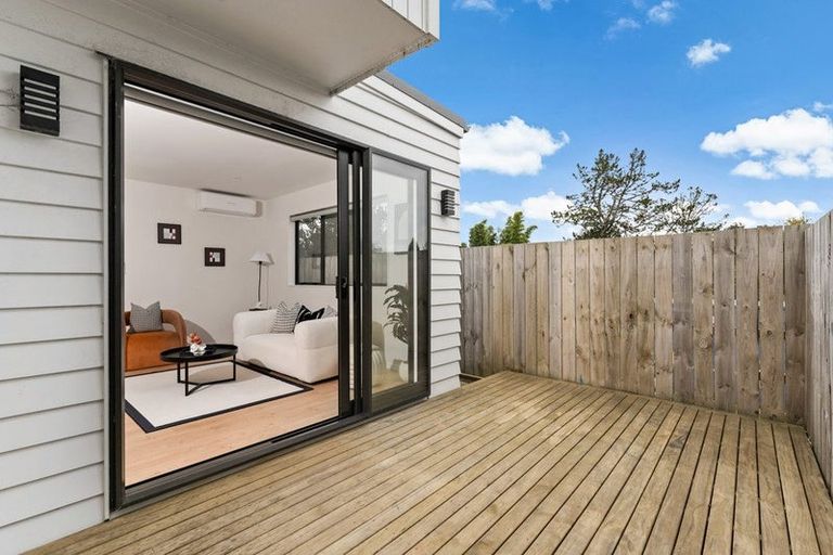 Photo of property in 22d Aorangi Place, Birkenhead, Auckland, 0626