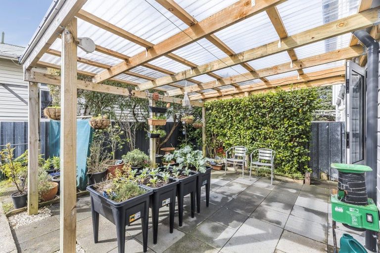 Photo of property in 2/4 Ellesmere Avenue, Miramar, Wellington, 6022