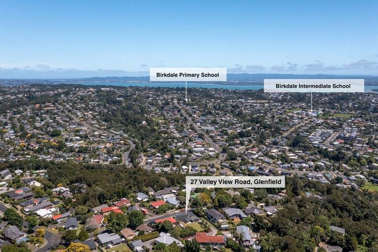 Photo of property in 27 Valley View Road, Glenfield, Auckland, 0629