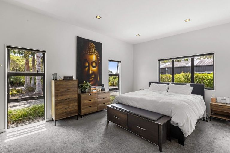 Photo of property in 1 Te Kawau Pass, Greenhithe, Auckland, 0632