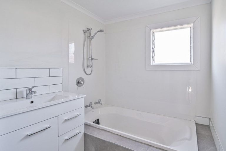 Photo of property in 14 Evenden Road, Tomoana, Hastings, 4120